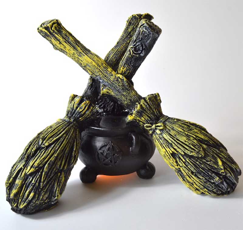 4 3/4" Broomstick & Cauldron ball stand (for 80- 150mm balls) (image for) 4 3/4" Broomstick & Cauldron ball stand (for 80- 150mm balls)